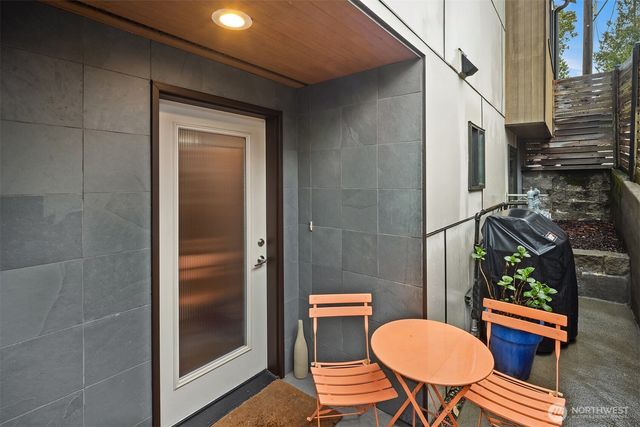 3010 NE 55th Street, Seattle, WA 98105
