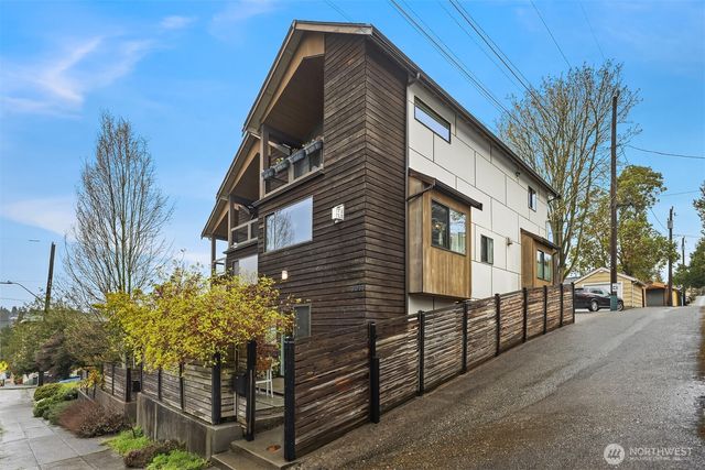 3010 NE 55th Street, Seattle, WA 98105