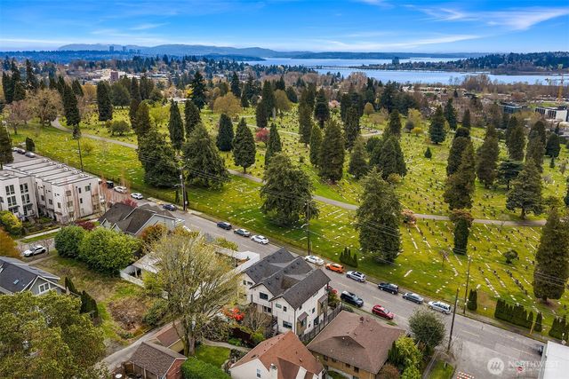 3010 NE 55th Street, Seattle, WA 98105
