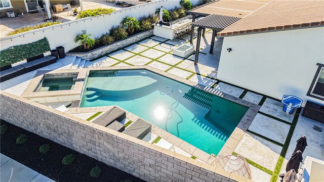 7088 Stockton, Corona, CA 92880