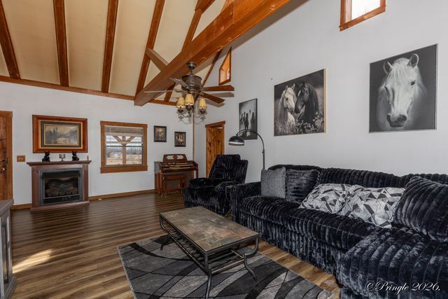 2158 Private Road 7380, Caulfield, MO 65626