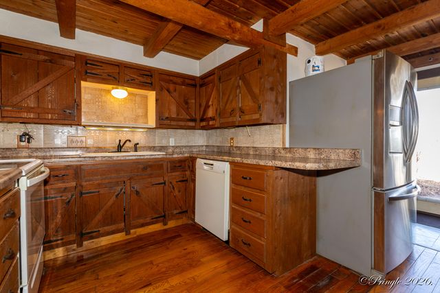 2158 Private Road 7380, Caulfield, MO 65626