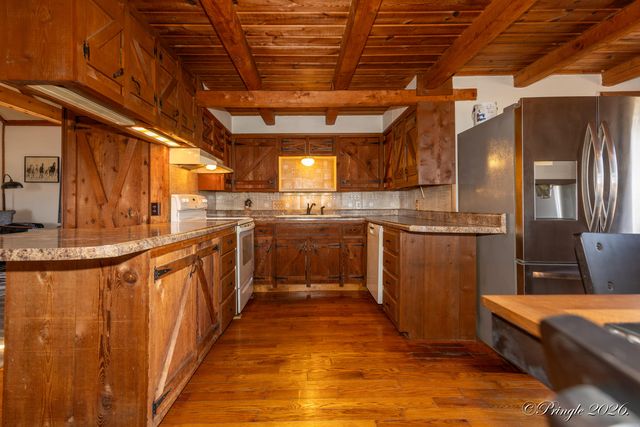 2158 Private Road 7380, Caulfield, MO 65626