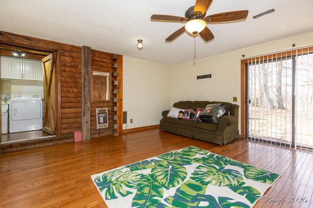 2158 Private Road 7380, Caulfield, MO 65626