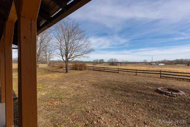 2158 Private Road 7380, Caulfield, MO 65626