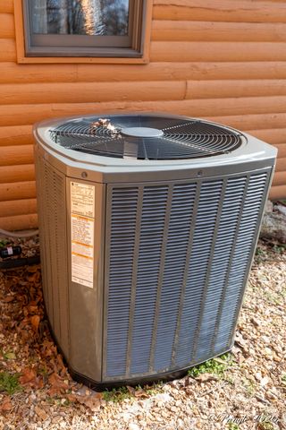 2158 Private Road 7380, Caulfield, MO 65626