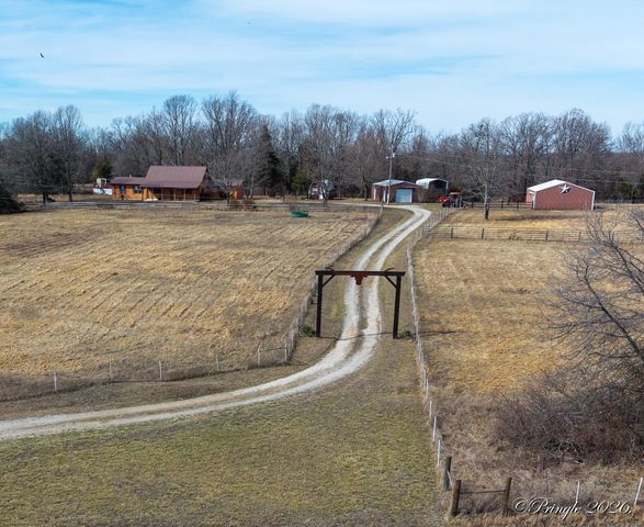 2158 Private Road 7380, Caulfield, MO 65626