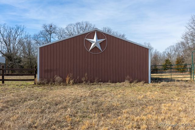 2158 Private Road 7380, Caulfield, MO 65626