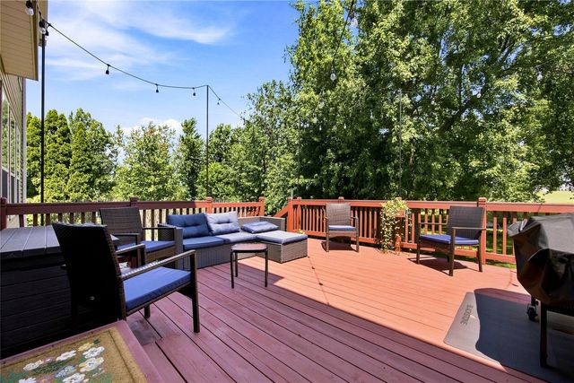 419 Rockvalley Drive SW, Cedar Rapids, IA 52404
