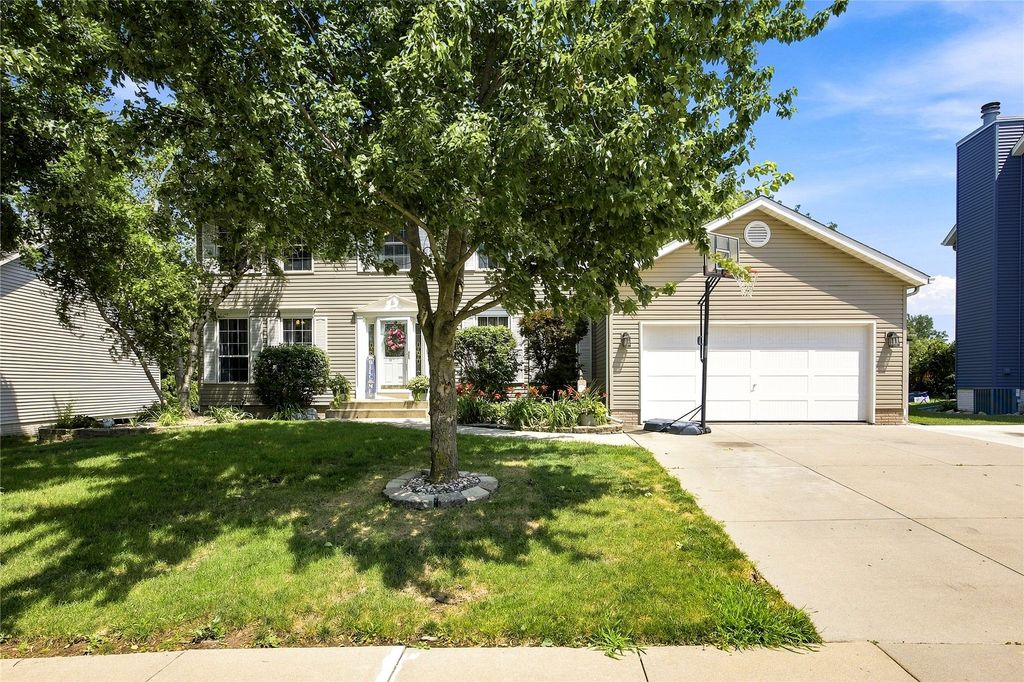 419 Rockvalley Drive SW, Cedar Rapids, IA 52404