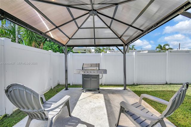 2710 NW 54th Street, Tamarac, FL 33309