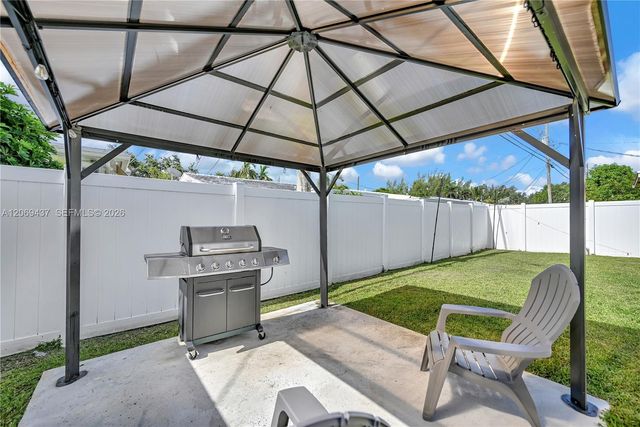 2710 NW 54th Street, Tamarac, FL 33309