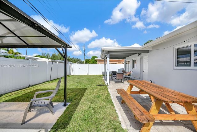 2710 NW 54th Street, Tamarac, FL 33309