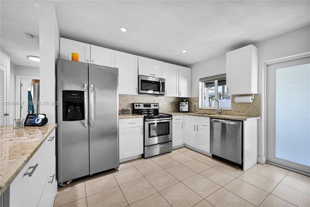 2710 NW 54th Street, Tamarac, FL 33309