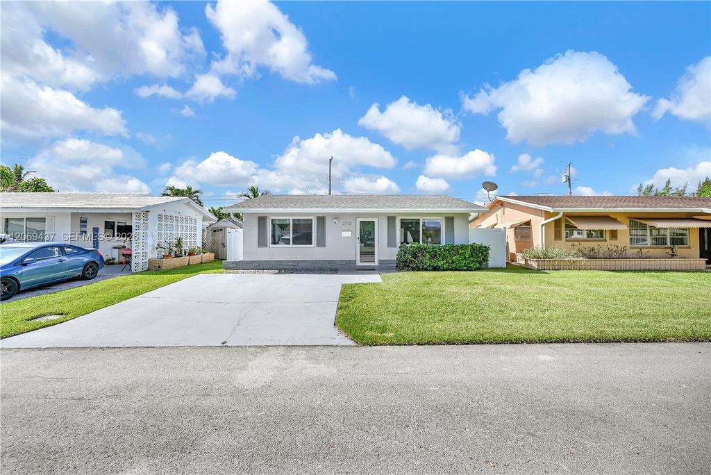 2710 NW 54th Street, Tamarac, FL 33309