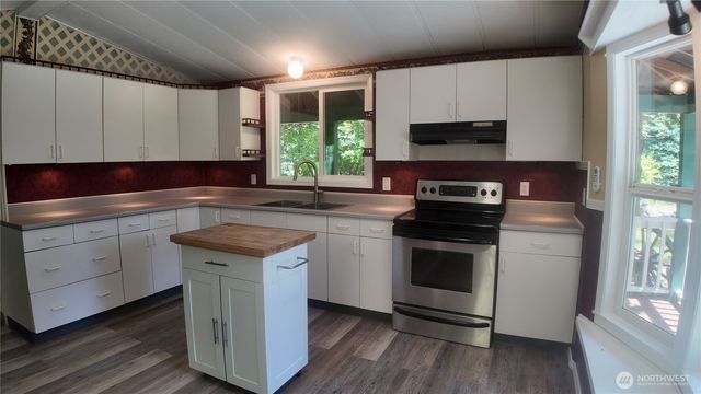 9601 El Camino Lane SE, Yelm, WA 98597