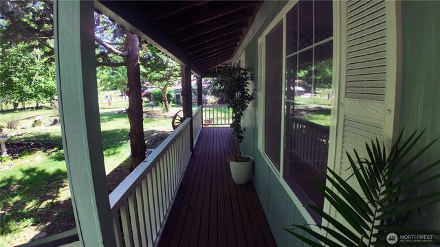 9601 El Camino Lane SE, Yelm, WA 98597