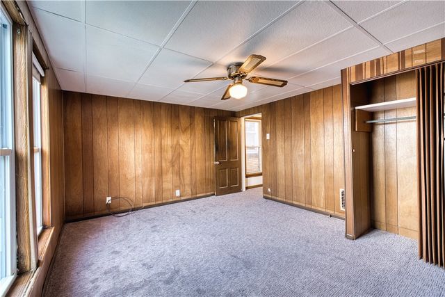 719 Crescent Ave, Ellwood City, PA 16117