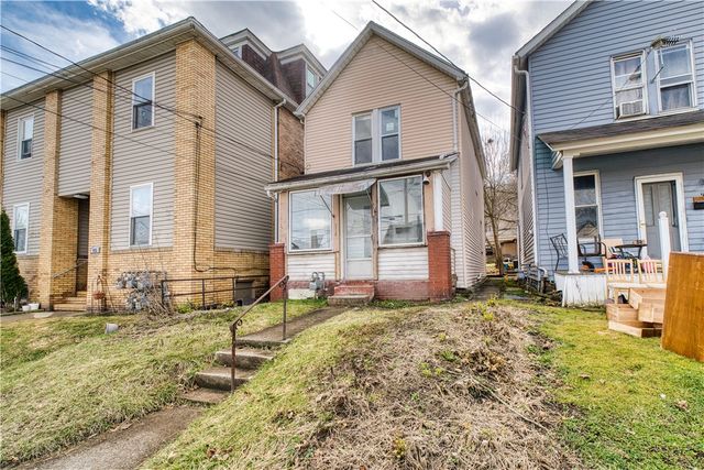719 Crescent Ave, Ellwood City, PA 16117
