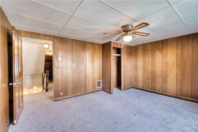 719 Crescent Ave, Ellwood City, PA 16117