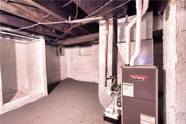 719 Crescent Ave, Ellwood City, PA 16117