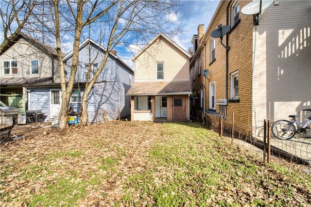 719 Crescent Ave, Ellwood City, PA 16117