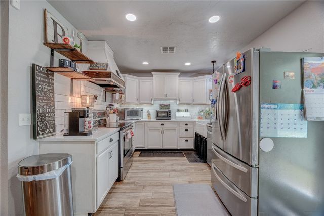 1612 NE 5th Street, Moore, OK 73160