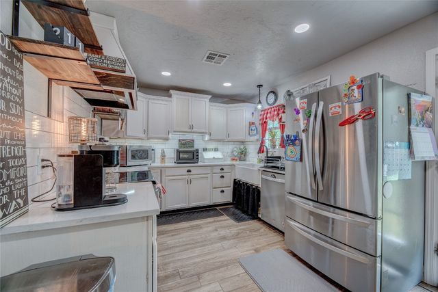 1612 NE 5th Street, Moore, OK 73160