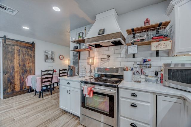 1612 NE 5th Street, Moore, OK 73160