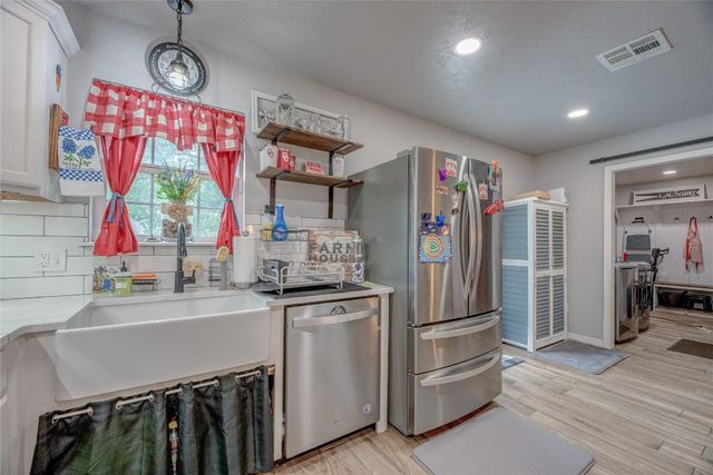 1612 NE 5th Street, Moore, OK 73160