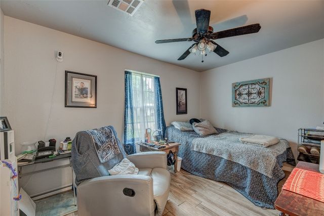 1612 NE 5th Street, Moore, OK 73160