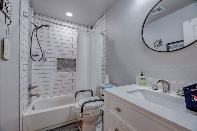 1612 NE 5th Street, Moore, OK 73160