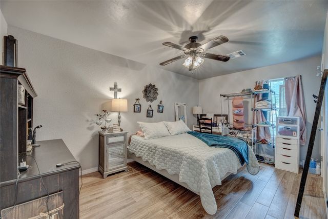 1612 NE 5th Street, Moore, OK 73160
