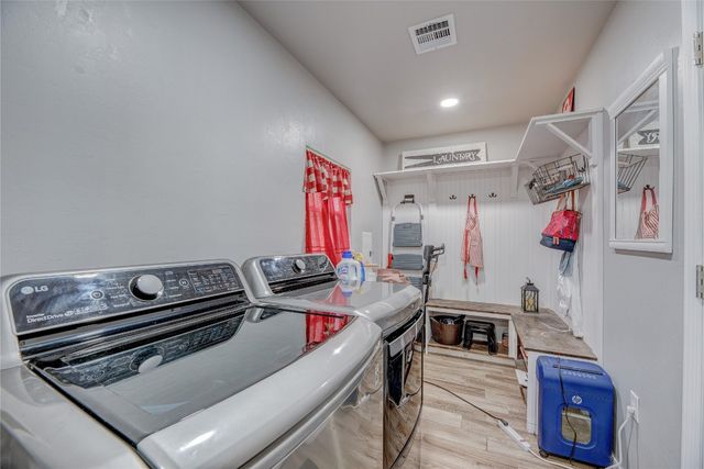 1612 NE 5th Street, Moore, OK 73160