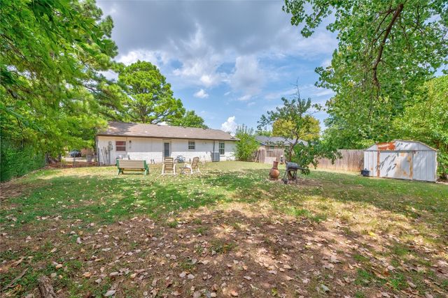 1612 NE 5th Street, Moore, OK 73160