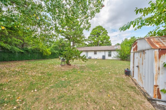 1612 NE 5th Street, Moore, OK 73160