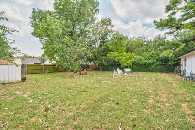 1612 NE 5th Street, Moore, OK 73160