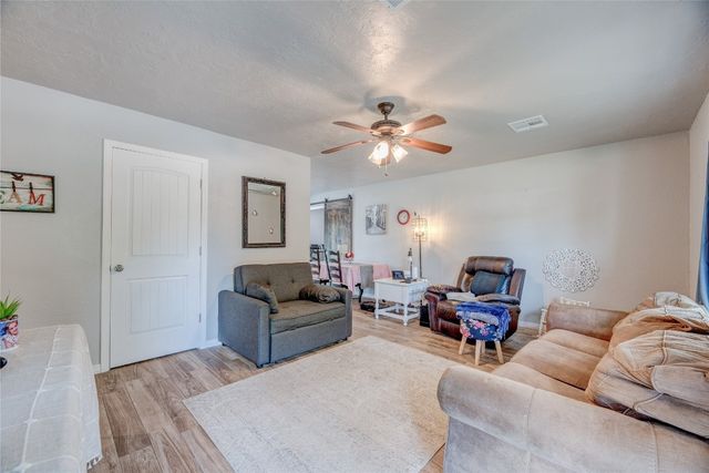 1612 NE 5th Street, Moore, OK 73160