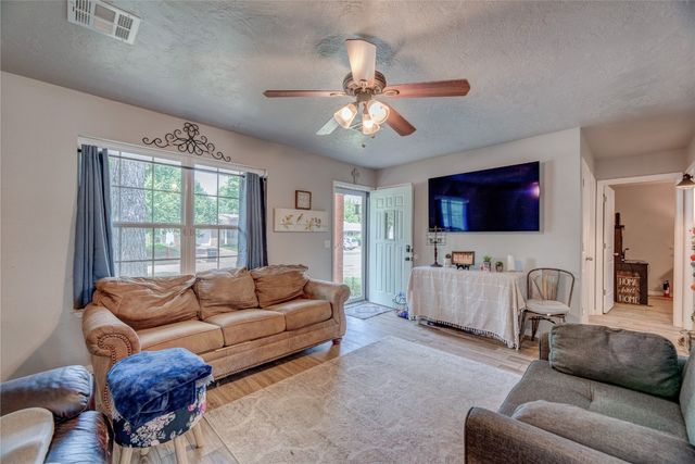 1612 NE 5th Street, Moore, OK 73160