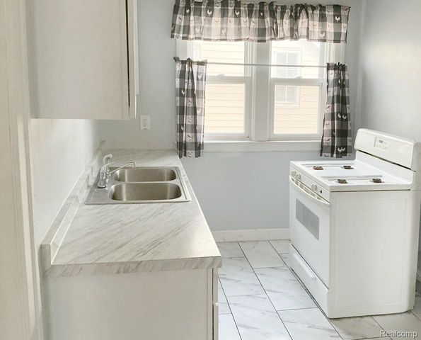 13924 Roselawn Street, Detroit, MI 48238