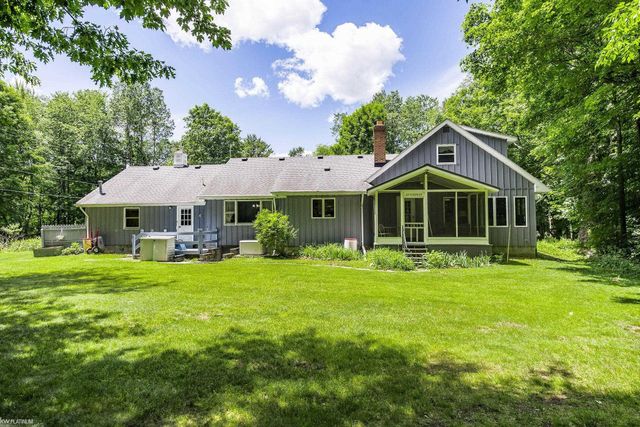 3285 Yorkshire Drive, Port Huron, MI 48060