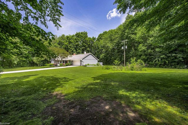 3285 Yorkshire Drive, Port Huron, MI 48060