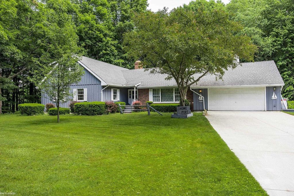 3285 Yorkshire Drive, Port Huron, MI 48060