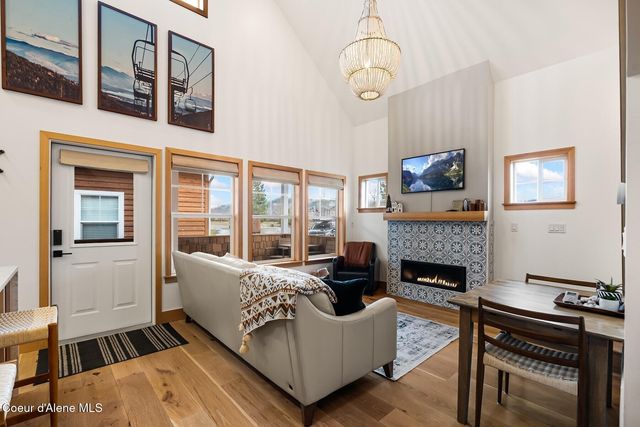 20 Hitchcock Dr, Dover, ID 83825