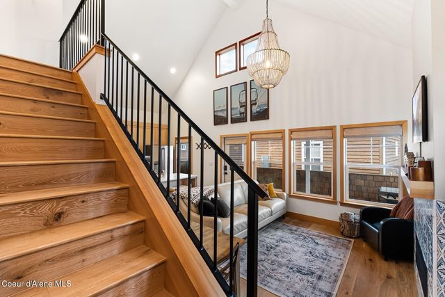 20 Hitchcock Dr, Dover, ID 83825