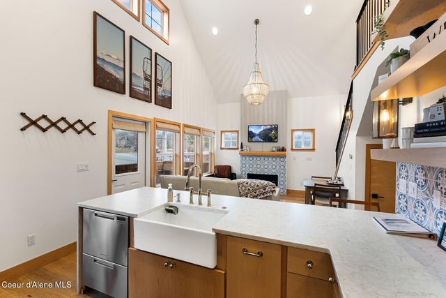 20 Hitchcock Dr, Dover, ID 83825