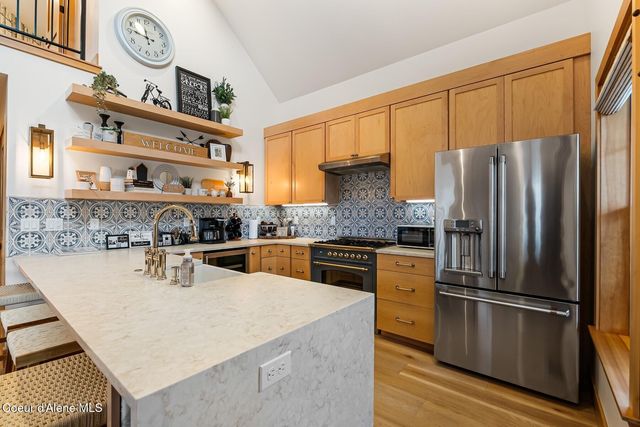 20 Hitchcock Dr, Dover, ID 83825