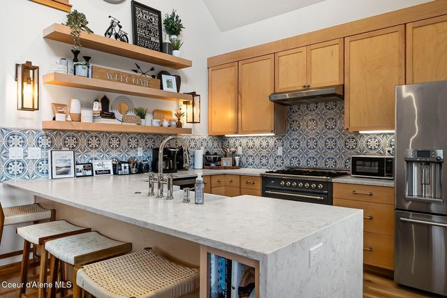 20 Hitchcock Dr, Dover, ID 83825