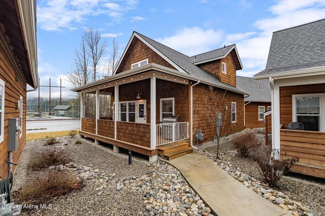 20 Hitchcock Dr, Dover, ID 83825