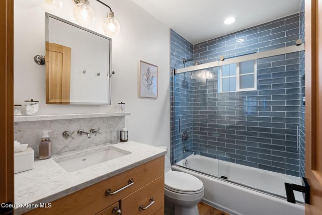 20 Hitchcock Dr, Dover, ID 83825